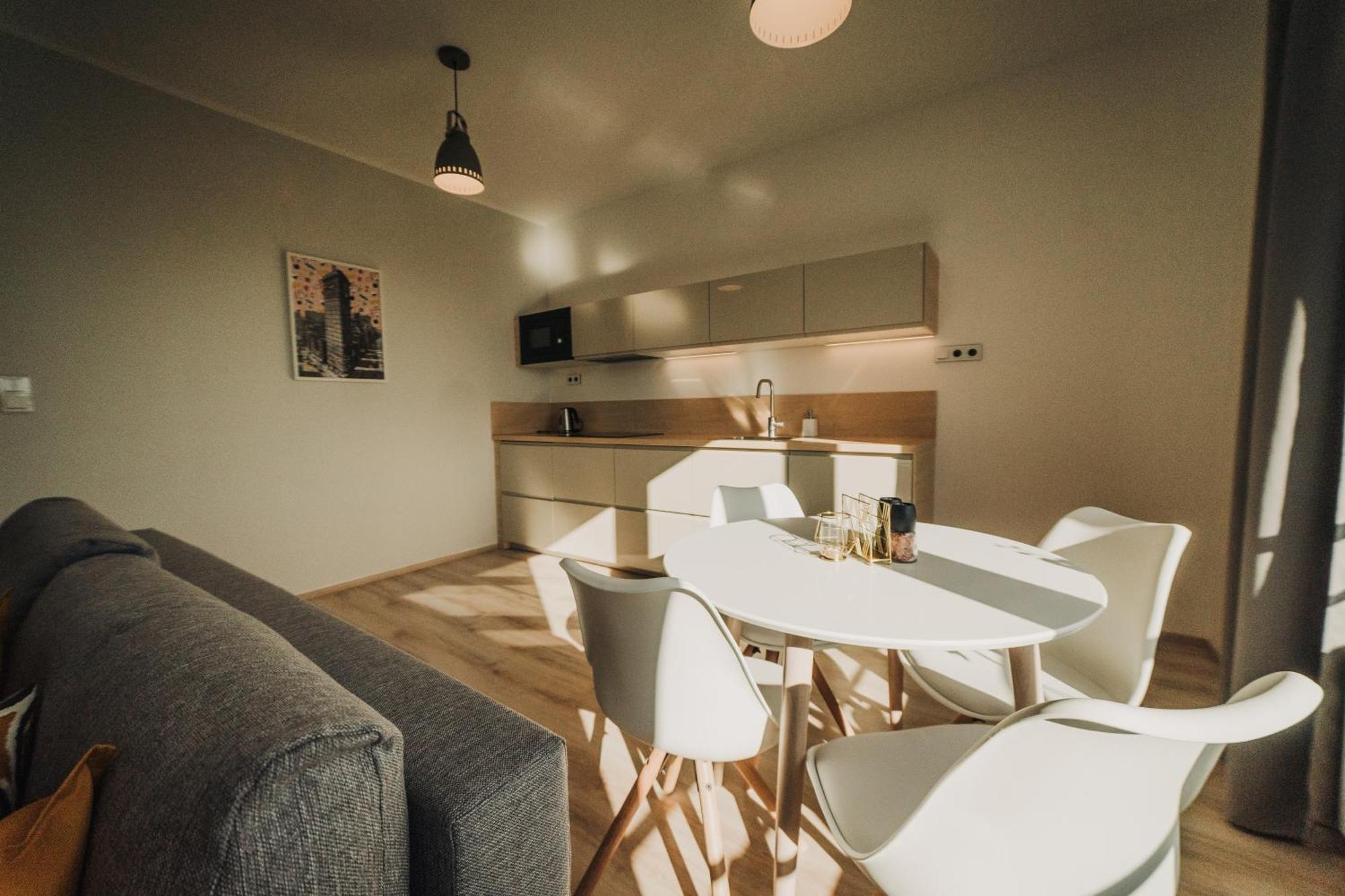 Citybeat Apartments, 400M From The Square Πίλζεν Εξωτερικό φωτογραφία